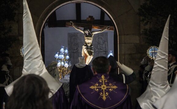 La Hermandad del Santísimo Cristo del Milagro de Aranda conmemora 75 años de historia y compromiso cristiano