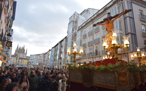 El Cristo de las Gotas recorre las calles Burgos: una devoción que atraviesa los siglos