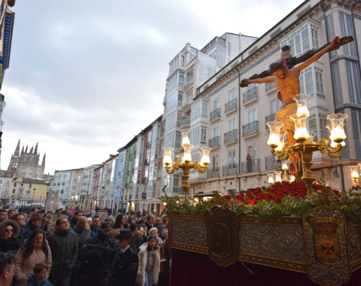 El Cristo de las Gotas recorre las calles Burgos: una devoción que atraviesa los siglos