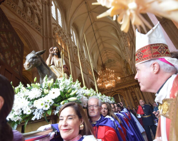 «Cuando la cruz y la gloria se encuentran»