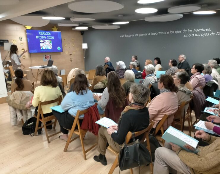 El encuentro de catequistas del Vena se centra en la educación afectivo-sexual