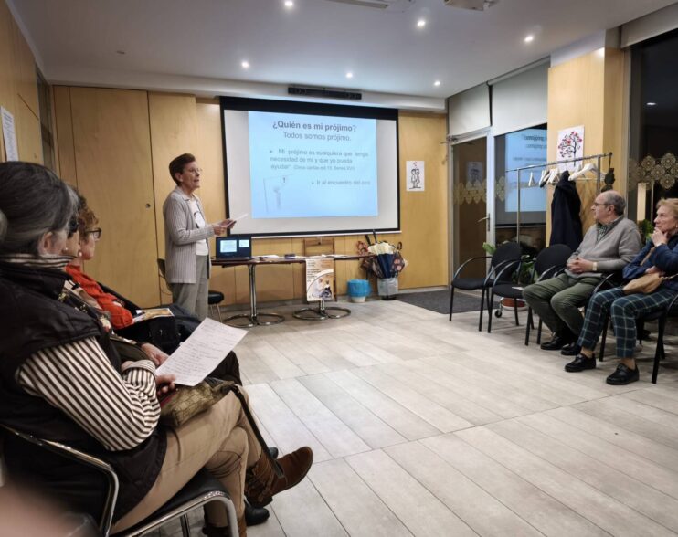 Los cofrades se forman conociendo la Pastoral de la Salud