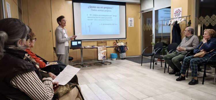 Los cofrades se forman conociendo la Pastoral de la Salud