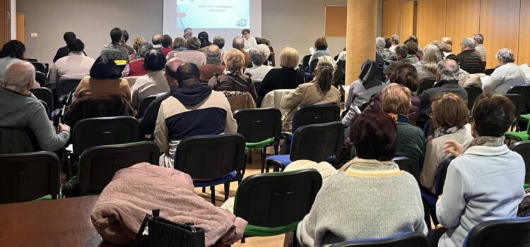 Miranda clausura sus charlas ‘Iglesia en el Mundo Actual’ sobre la paz