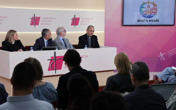 La CEE presenta el logo y el lema del viaje del papa León XIV a España