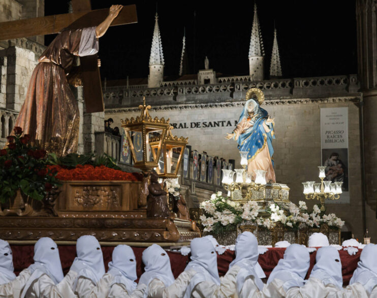 La procesión del Encuentro emociona en la noche del Jueves Santo