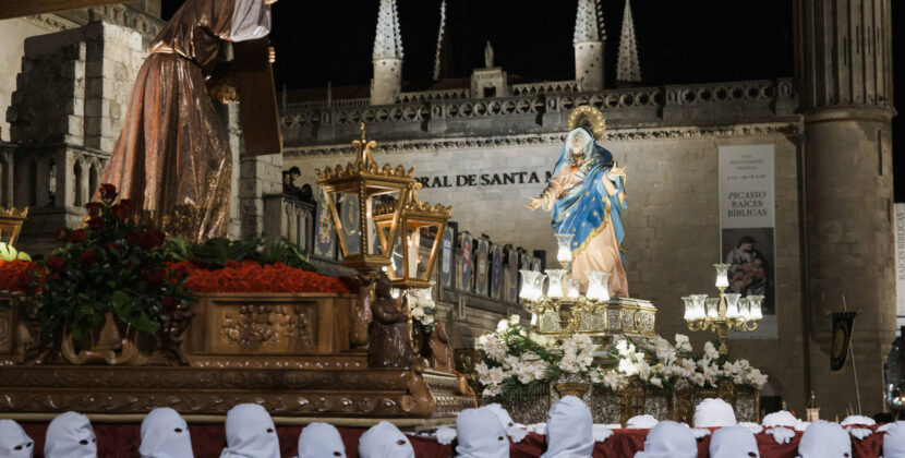 La procesión del Encuentro emociona en la noche del Jueves Santo