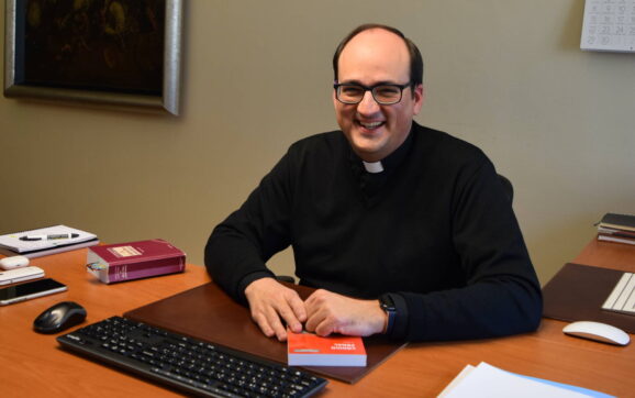 El sacerdote Carlos Azcona trabajará para la Secretaría de Estado de la Santa Sede