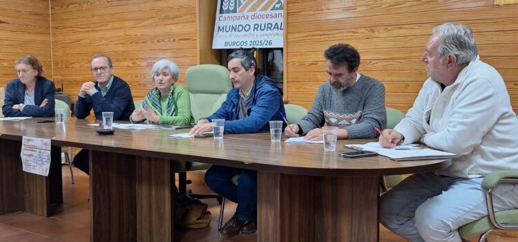 Quintanadueñas reflexiona sobre la convivencia entre antiguos y nuevos vecinos en el mundo rural