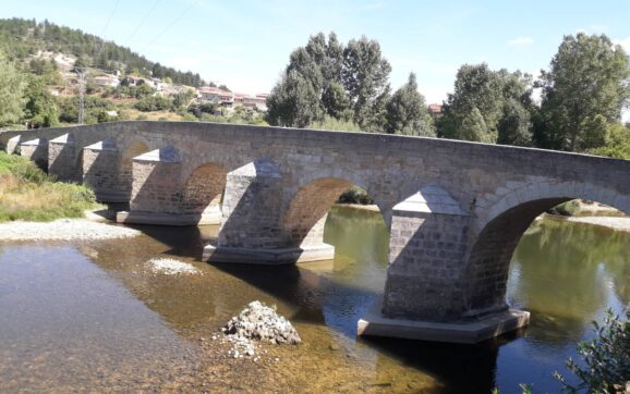 «La Iglesia ha sido nuestro puente fundamental para establecernos aquí»