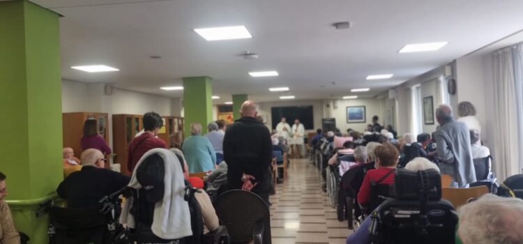 La residencia de Fuentes Blancas acogió la celebración de la Pascua del Enfermo