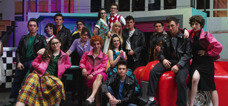 La Sagrada Familia se sube a las tablas un año más… con ‘Grease’