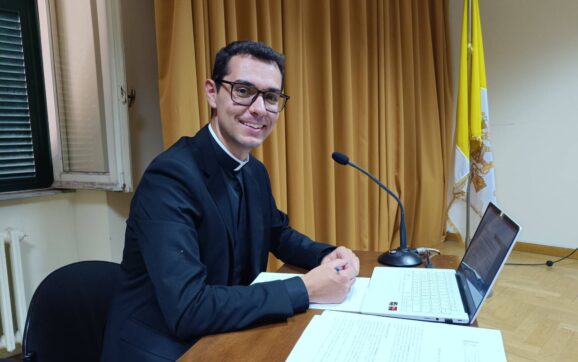 Víctor López Pelarda obtiene el Doctorado en Teología en la Gregoriana de Roma