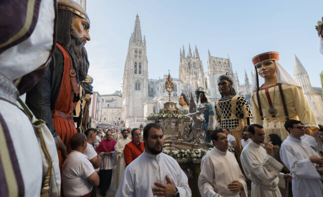 Burgos celebra el Corpus Christi en la Catedral y por las calles