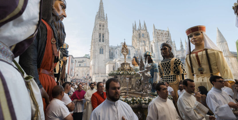 Burgos celebra el Corpus Christi en la Catedral y por las calles