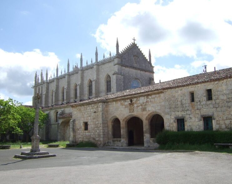La Cartuja de Miraflores acompaña la visita del Papa León XIV con jabones y esencias de rosas