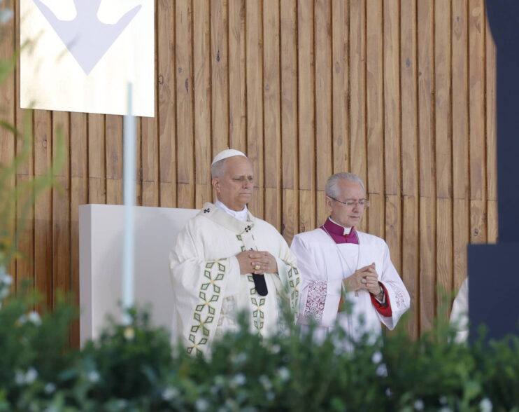 Más de mil burgaleses participan en la misa del Corpus presidida por León XIV en Madrid