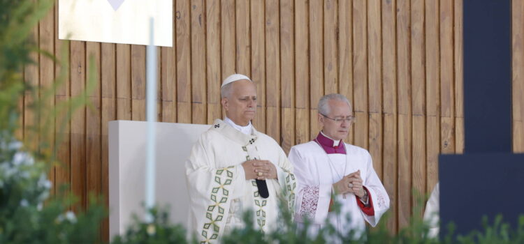 Más de mil burgaleses participan en la misa del Corpus presidida por León XIV en Madrid