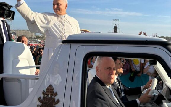 «Santo Padre, ¡bienvenido a su casa!»