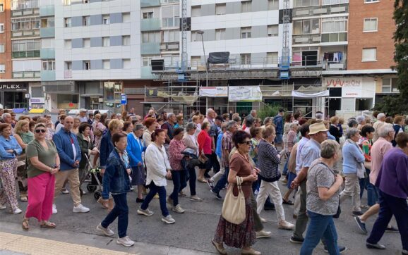 El rosario de la aurora vuelve a recorrer Gamonal