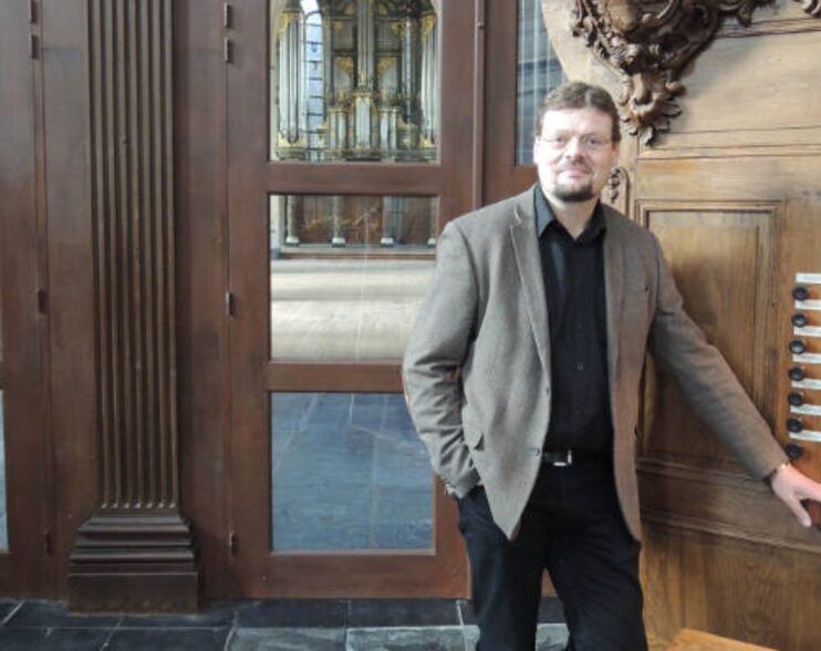 Sietze de Vries deslumbra en la Catedral de Burgos con un concierto de órgano memorable