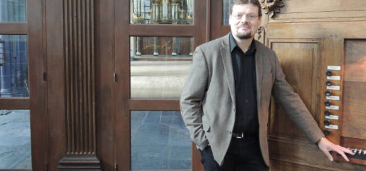 Sietze de Vries deslumbra en la Catedral de Burgos con un concierto de órgano memorable