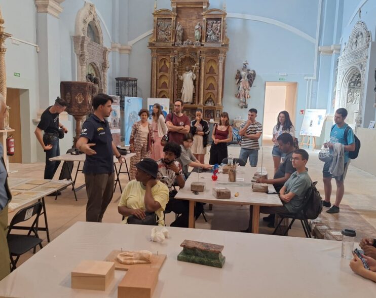 Un taller de escultura para acercar el patrimonio a las nuevas generaciones