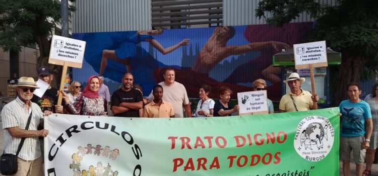 El Círculo de Silencio de Burgos reclama dignidad para las personas migrantes presas