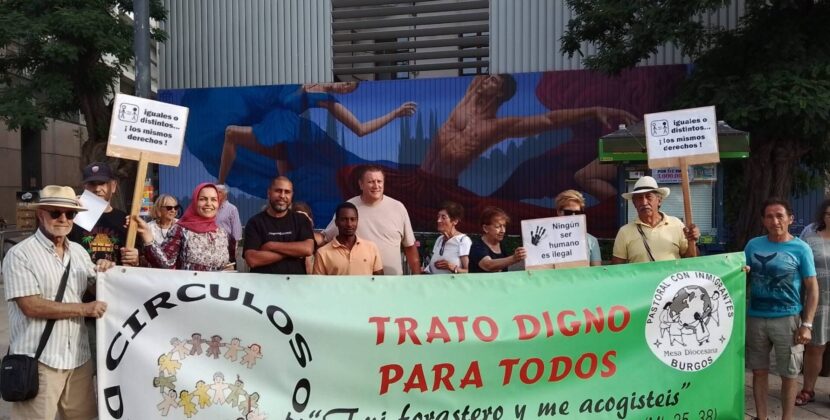 El Círculo de Silencio de Burgos reclama dignidad para las personas migrantes presas