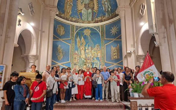 La comunidad peruana de Burgos celebra sus Fiestas Patrias con una oración por el futuro del país