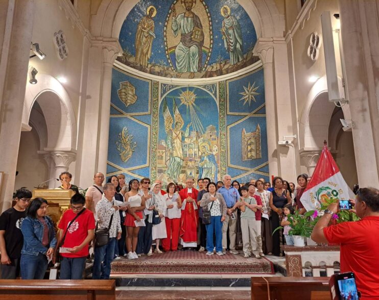 La comunidad peruana de Burgos celebra sus Fiestas Patrias con una oración por el futuro del país