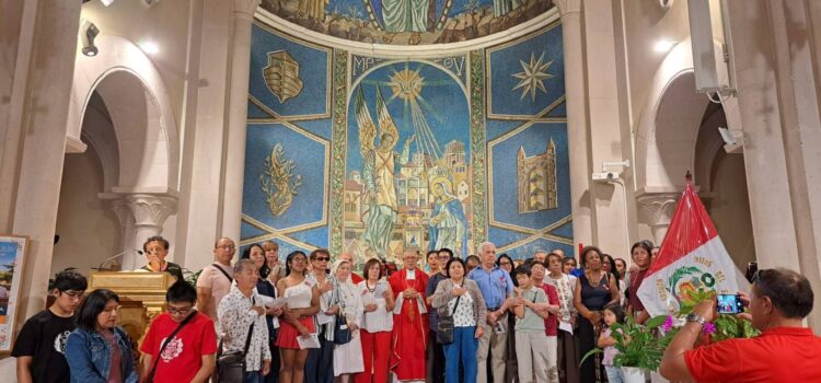 La comunidad peruana de Burgos celebra sus Fiestas Patrias con una oración por el futuro del país