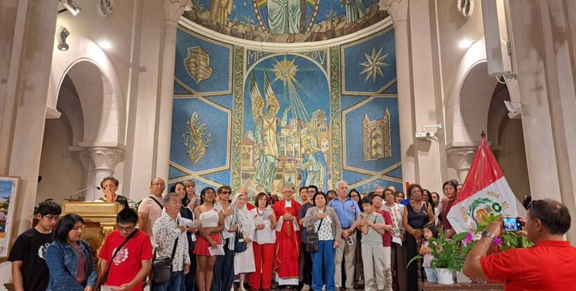 La comunidad peruana de Burgos celebra sus Fiestas Patrias con una oración por el futuro del país