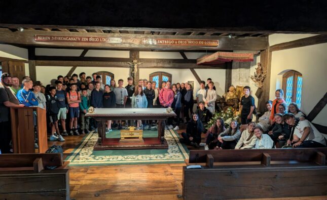 56 jóvenes diocesanos, acompaños por 4 sacerdotes, realizan el Camino Ignaciano, al inicio del curso pastoral